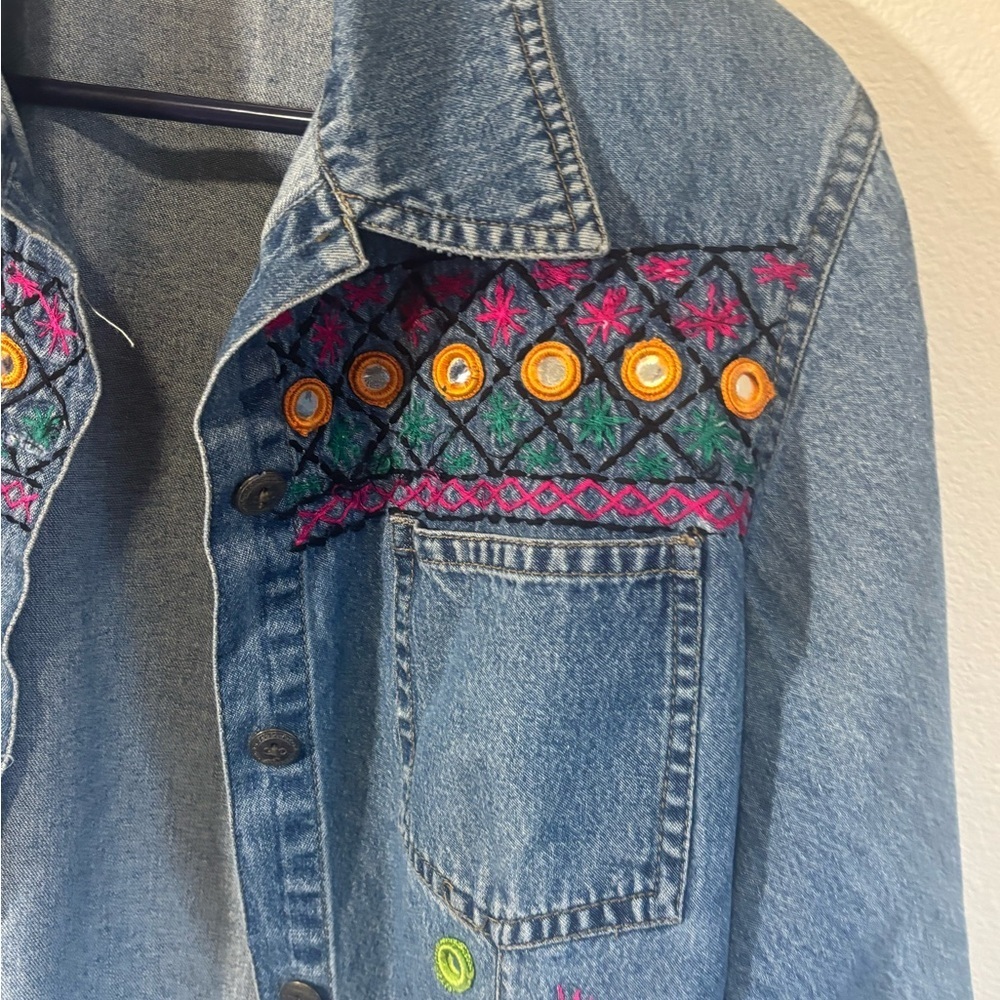 Vintage Agapo Western Aztec Floral Denim Jacket size Small - Picture 2 of 10